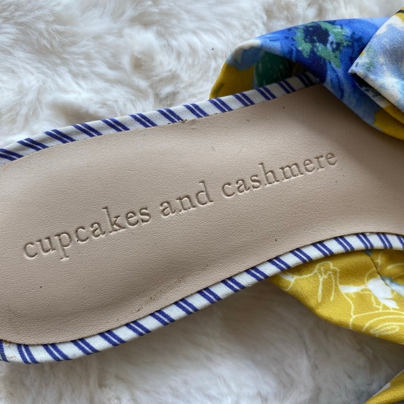 Cupcakes and Cashmere Women's Ynez Silk Bow Sandals Size 5 Floral Slip‎ on Flats - Picture 5 of 8